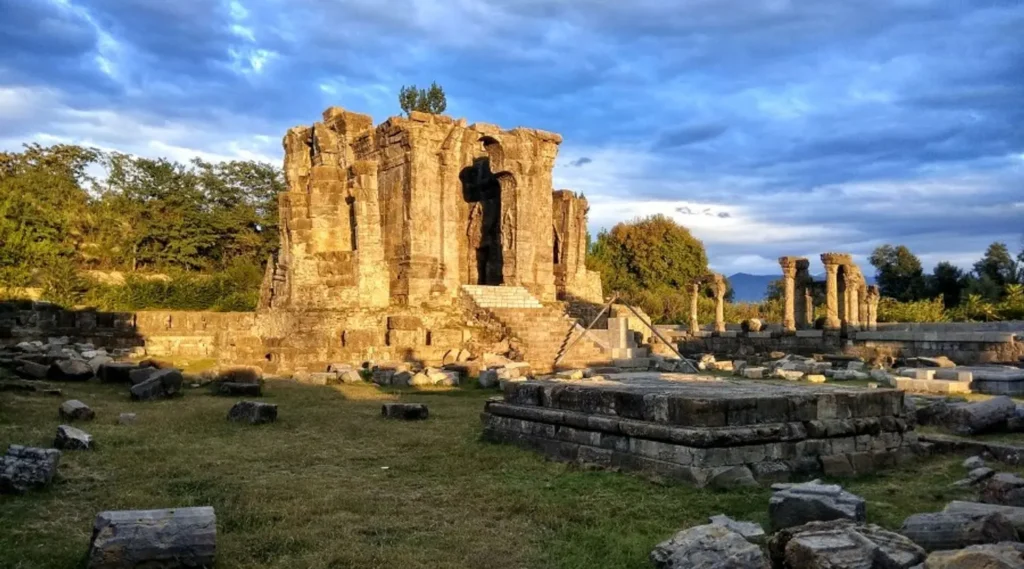 Martand Sun Temple- ‘Pandou Laidan’ an Astonishing Ancient Temple of Kashmir